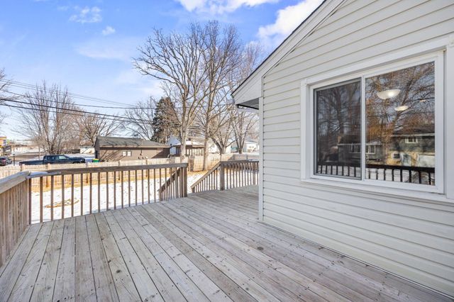 7720 Viewcrest Lane, New Hope, MN 55427