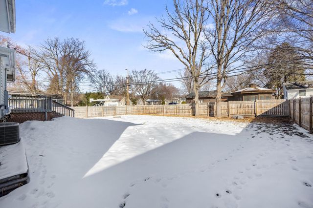 7720 Viewcrest Lane, New Hope, MN 55427