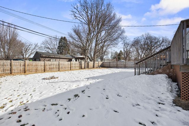 7720 Viewcrest Lane, New Hope, MN 55427