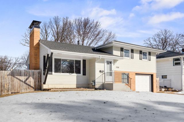 7720 Viewcrest Lane, New Hope, MN 55427