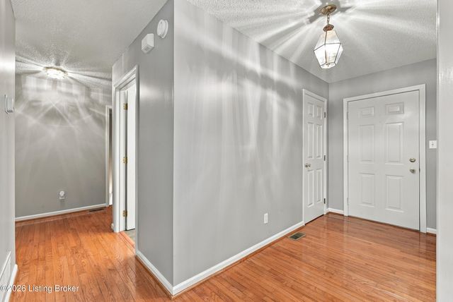 2225 Hochstrasser Rd, Fisherville, KY 40023
