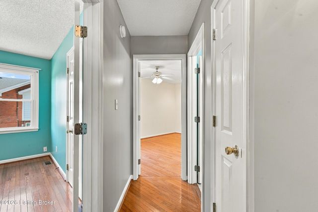 2225 Hochstrasser Rd, Fisherville, KY 40023