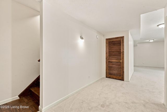 2225 Hochstrasser Rd, Fisherville, KY 40023