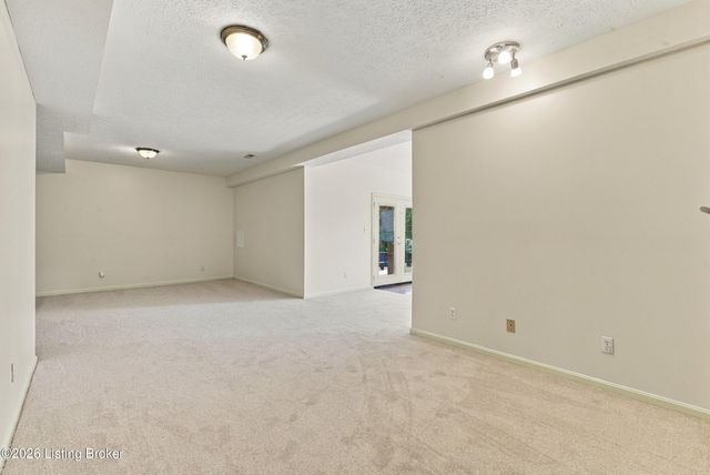 2225 Hochstrasser Rd, Fisherville, KY 40023