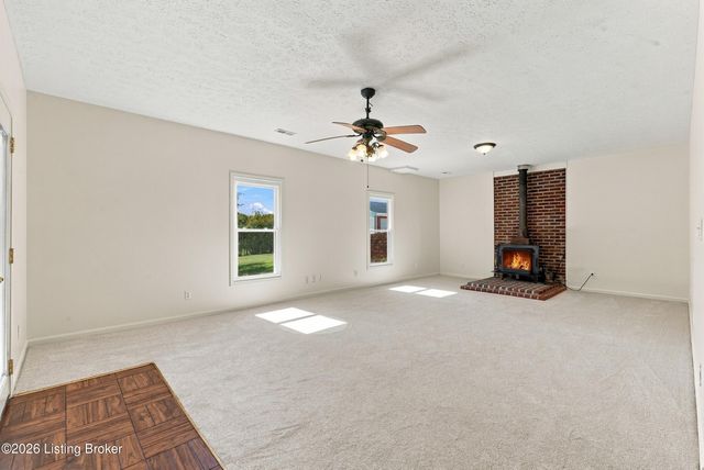 2225 Hochstrasser Rd, Fisherville, KY 40023