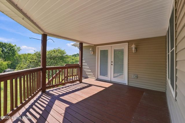 2225 Hochstrasser Rd, Fisherville, KY 40023