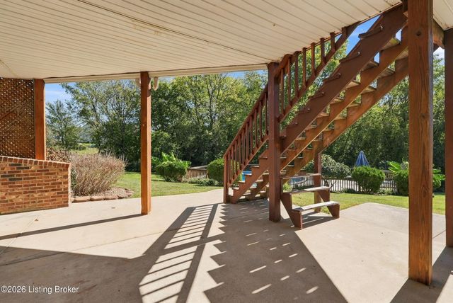 2225 Hochstrasser Rd, Fisherville, KY 40023