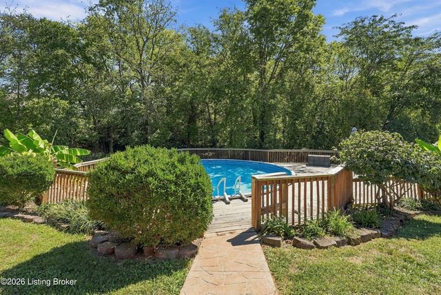 2225 Hochstrasser Rd, Fisherville, KY 40023