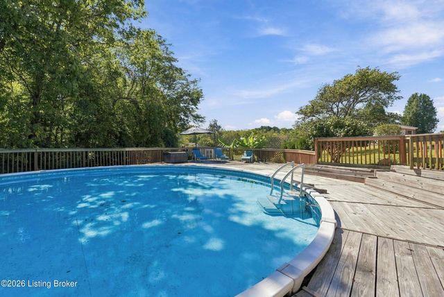 2225 Hochstrasser Rd, Fisherville, KY 40023