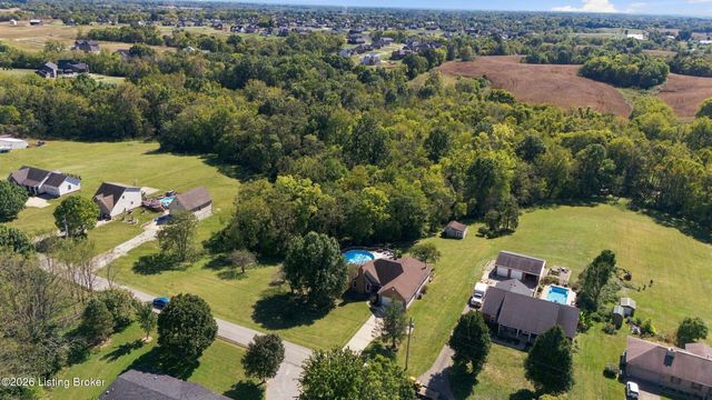 2225 Hochstrasser Rd, Fisherville, KY 40023