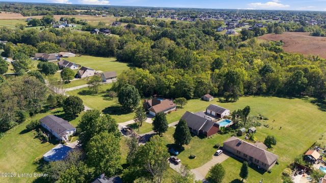 2225 Hochstrasser Rd, Fisherville, KY 40023