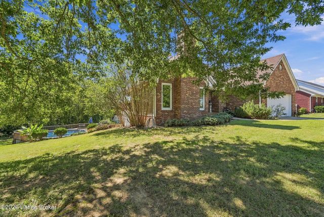 2225 Hochstrasser Rd, Fisherville, KY 40023