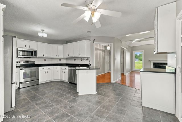 2225 Hochstrasser Rd, Fisherville, KY 40023