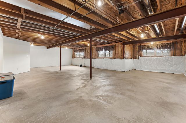 10877 Mathias Drive, St. John, IN 46373