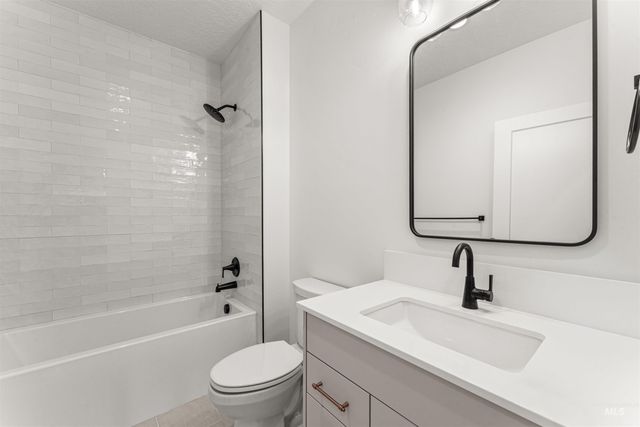 21812 Akira Ave., Star, ID 83669