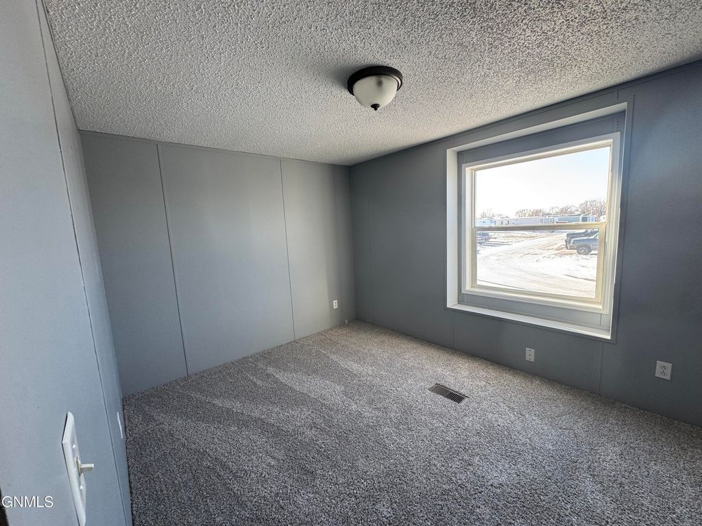 306 Hawk Street, Lincoln, ND 58504 photo 14