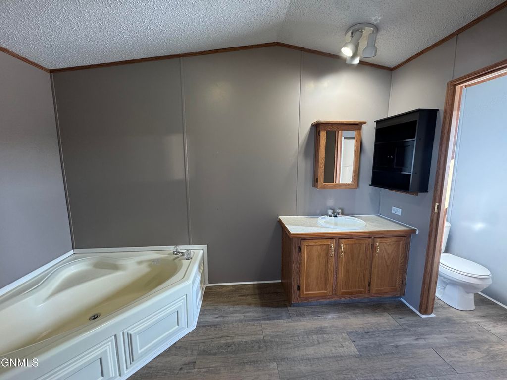 306 Hawk Street, Lincoln, ND 58504 photo 9