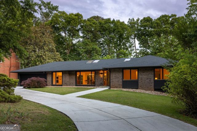 2673 Cosmos Drive NE, Atlanta, GA 30345