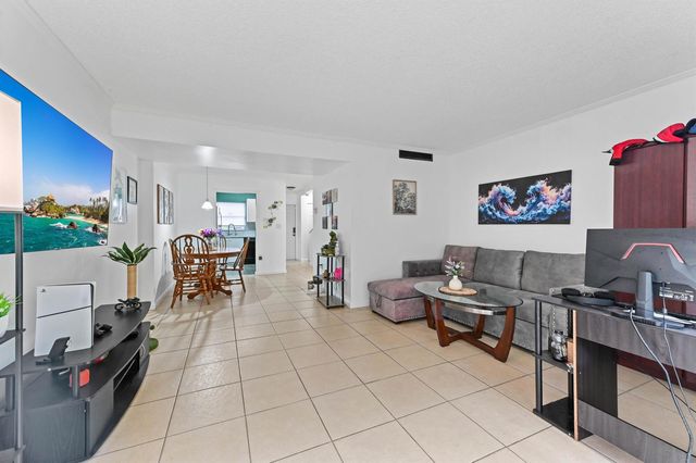 803 W Oakland Park Boulevard A7, Oakland Park, FL 33311