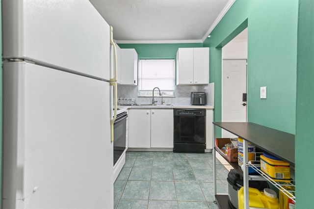803 W Oakland Park Boulevard A7, Oakland Park, FL 33311