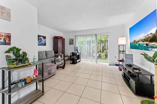 803 W Oakland Park Boulevard A7, Oakland Park, FL 33311