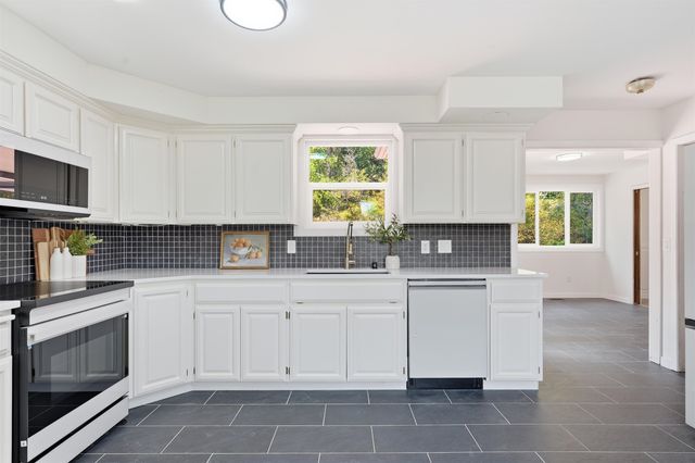 3660 W Rosamond Ave, Spokane, WA 99224
