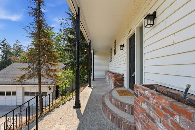 3660 W Rosamond Ave, Spokane, WA 99224