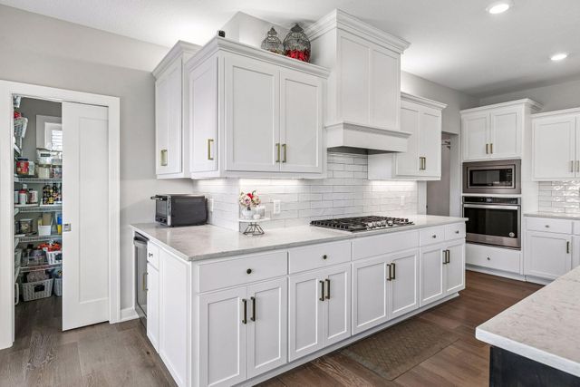 5346 Pine Island Road, Woodbury, MN 55129