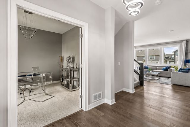 5346 Pine Island Road, Woodbury, MN 55129