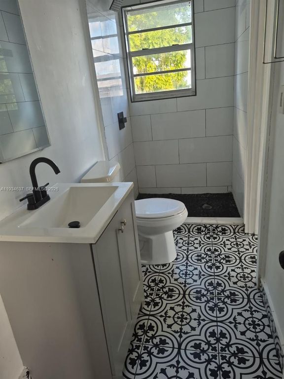 66 W 13th St 4, Hialeah, FL 33010