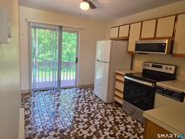 25 Lisa Court 11, Waterbury, CT 06704