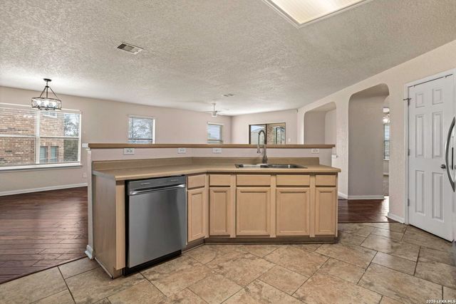 830 Mandolin Wind, San Antonio, TX 78258