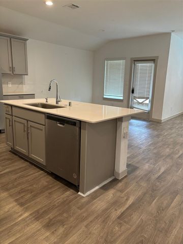 1715 Plantation Pl Place, Baytown, TX 77523