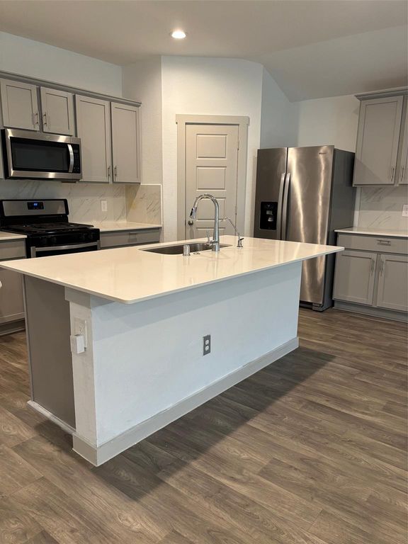 1715 Plantation Pl Place, Baytown, TX 77523