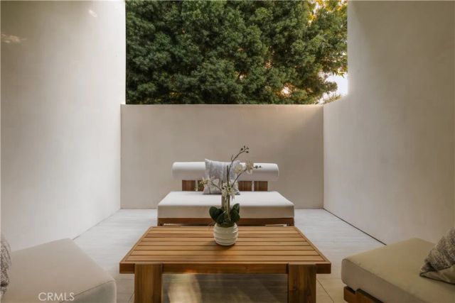 11937 Addison Street, Valley Village, CA 91607