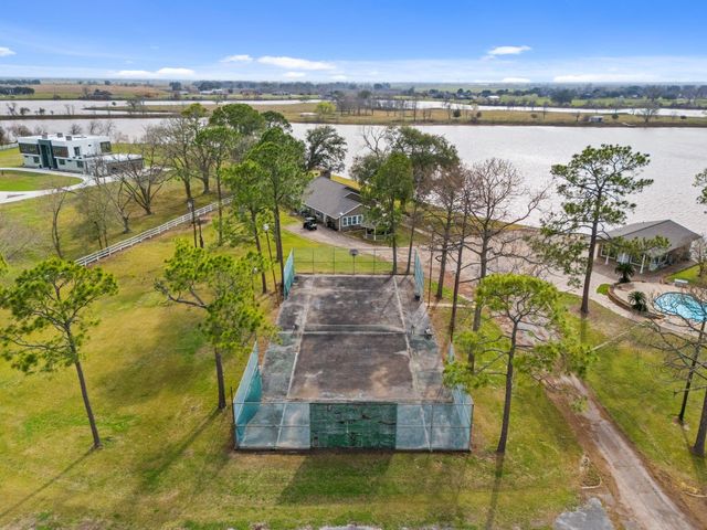 2935 W Fm 1462, Rosharon, TX 77583