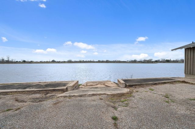 2935 W Fm 1462, Rosharon, TX 77583