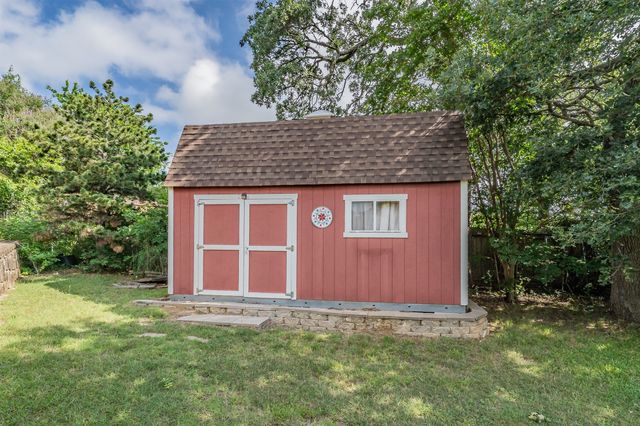 2728 Park Place, Burleson, TX 76028