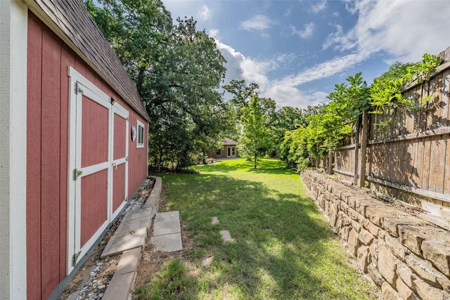 2728 Park Place, Burleson, TX 76028