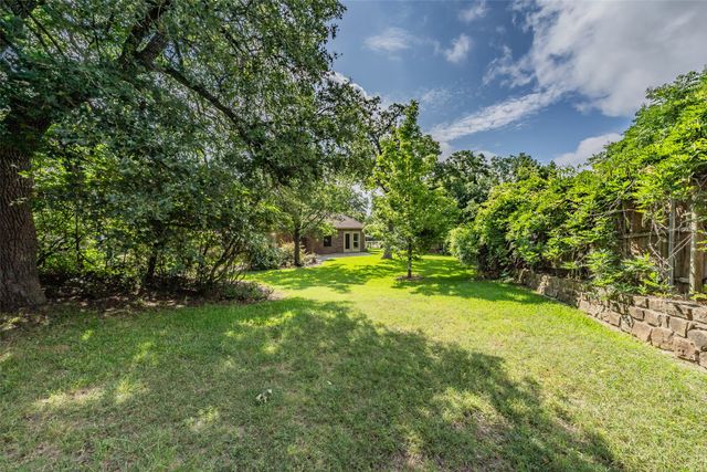 2728 Park Place, Burleson, TX 76028