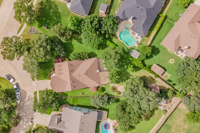 2728 Park Place, Burleson, TX 76028