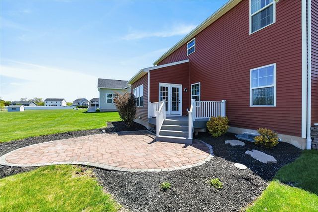 5984 Ivory Drive, Farmington, NY 14425