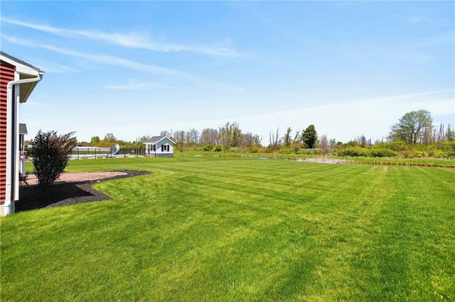 5984 Ivory Drive, Farmington, NY 14425