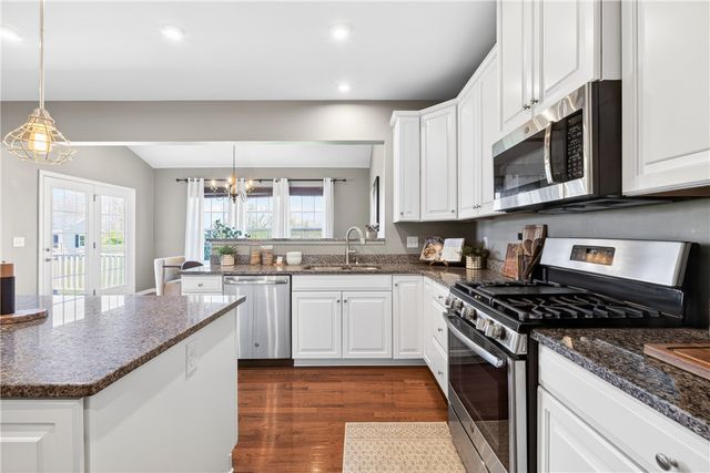 5984 Ivory Drive, Farmington, NY 14425