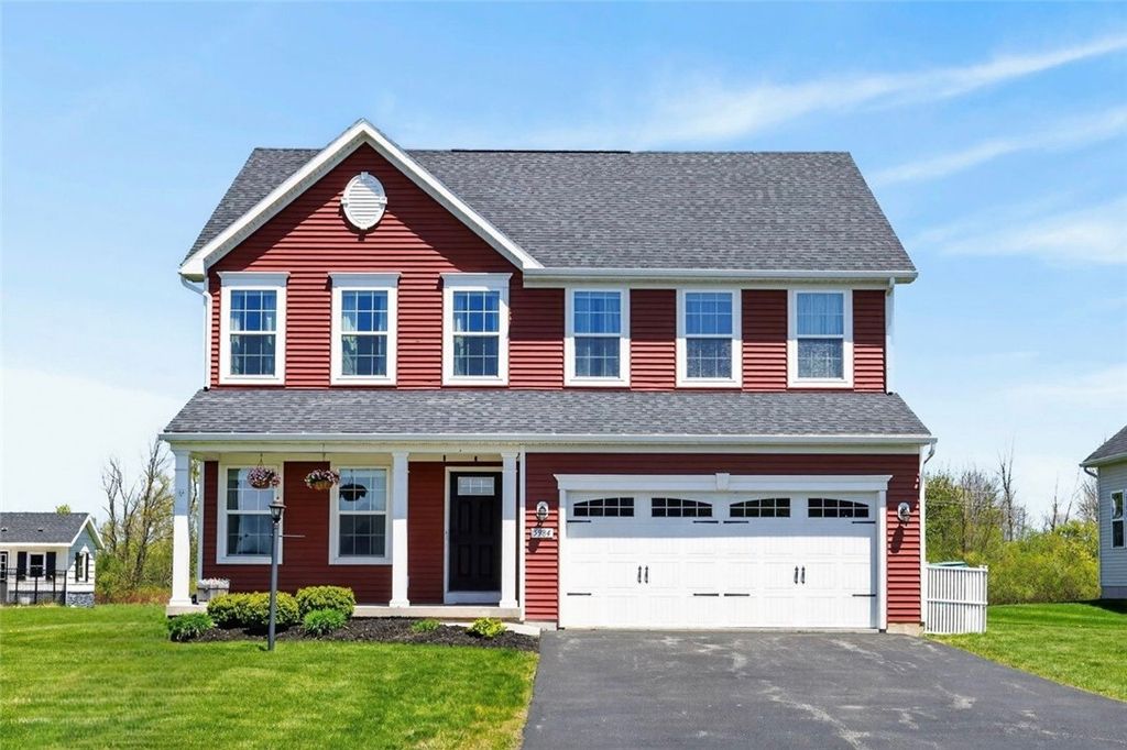 5984 Ivory Drive, Farmington, NY 14425