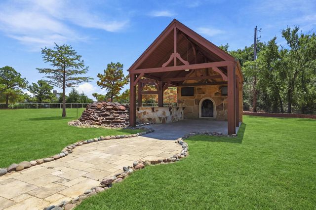 8295 Mountain View Road, Aubrey, TX 76227