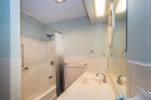 23 Stonewall Lane, Dorset, VT 05251