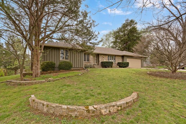 5211 S Timberlake Drive, Springfield, MO 65804