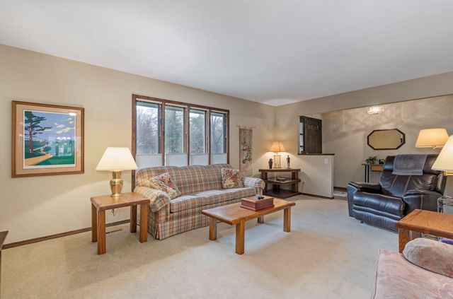 5211 S Timberlake Drive, Springfield, MO 65804