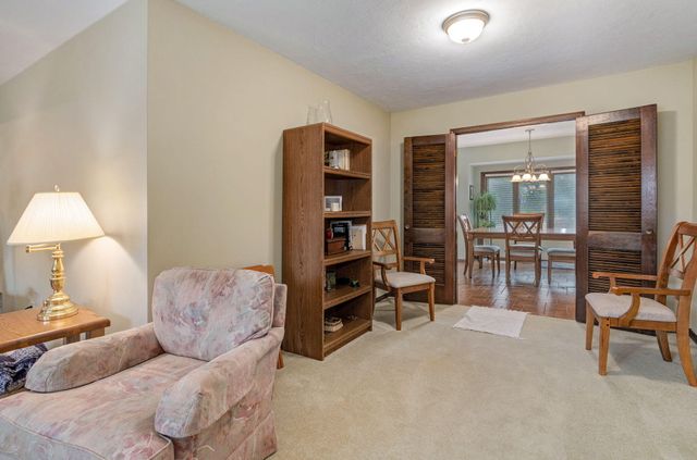 5211 S Timberlake Drive, Springfield, MO 65804